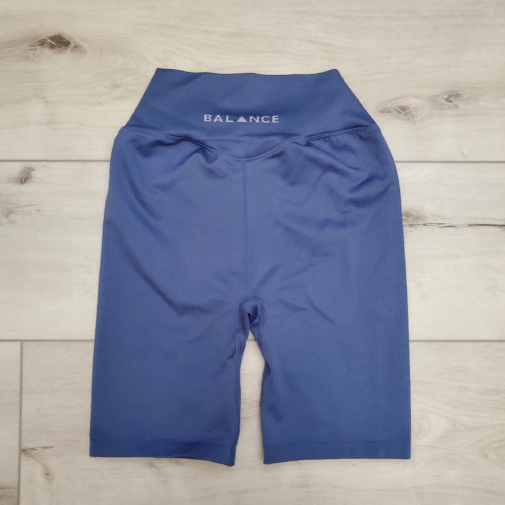Balance Athletica Linear Shorts in Calm Blue size Medium